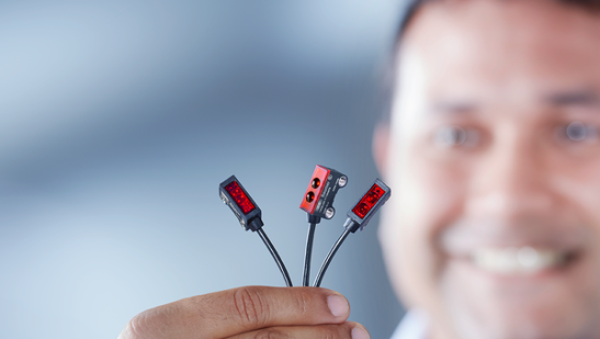 Miniature O200 Photoelectric sensors for object detection